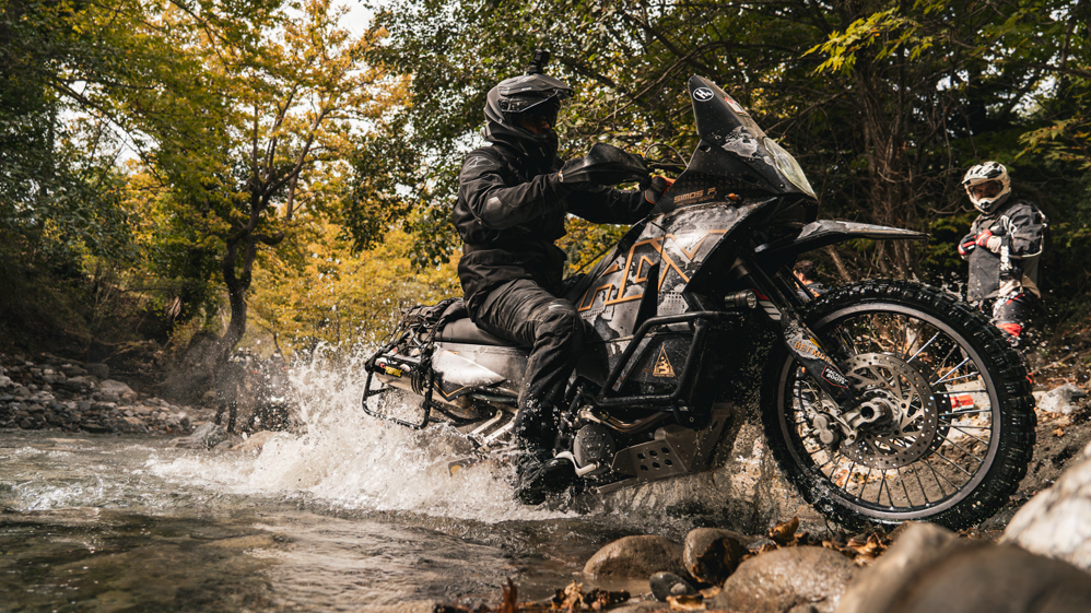 Η μηχανή Enduro είναι το ιδανικό όχημα επιβίωσης;